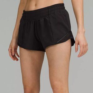 Lululemon Shorts Hotty Hot Low-Rise Lined 2.5"- Size 4